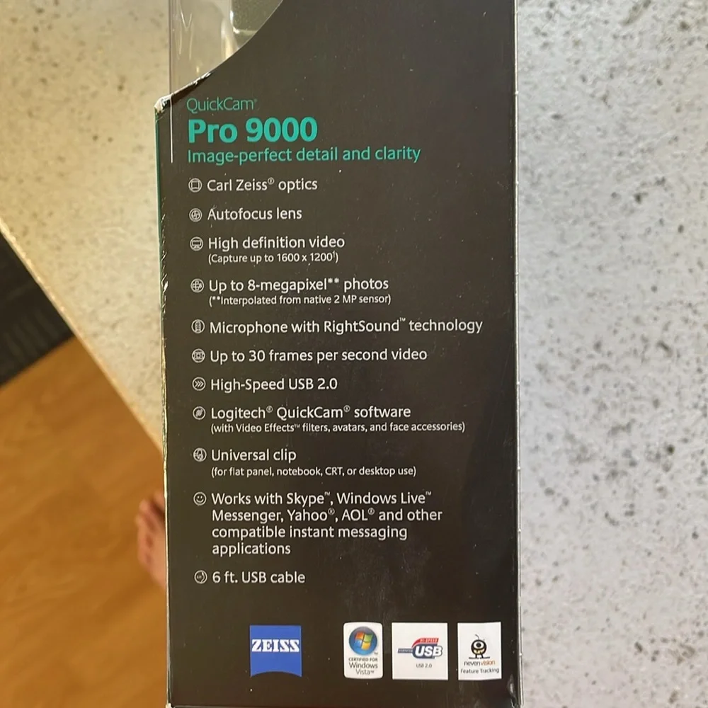 Logitech Pro 9000 HD Web Cam QuickCam 2-megapixel webcam Autofocus. NIB